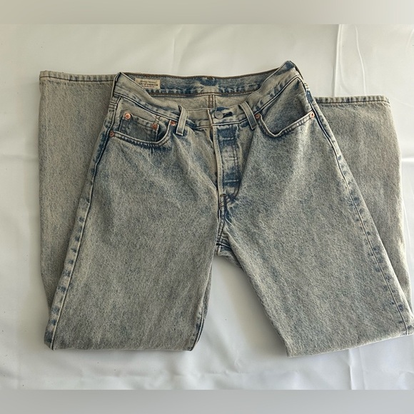 Levi’s Premium 501 ‘90s Women’s High Rise StraightLeg Jeans Button Fly LightWash - Picture 1 of 13